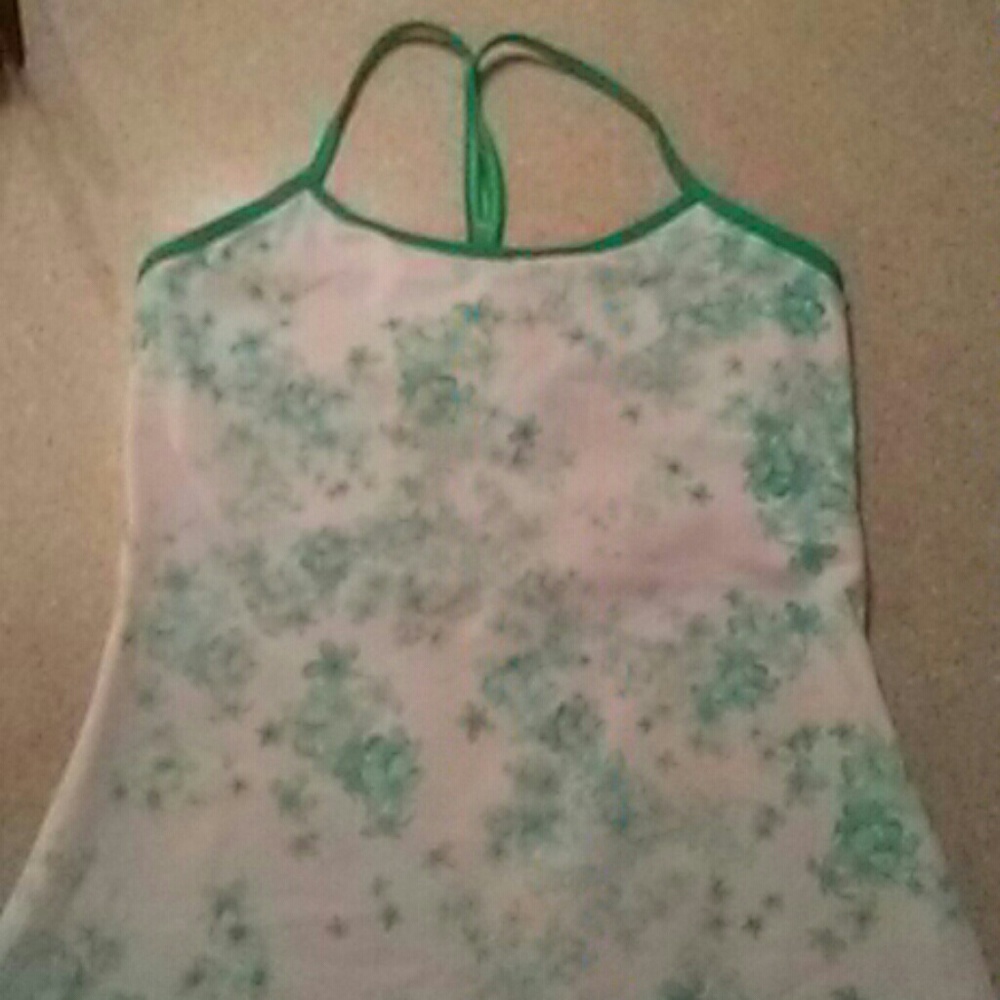 Lululemon tank